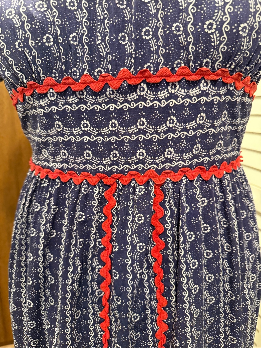 Vintage Handmade Cottagecore Prairie Dress | Rickrack Trim | Floral Print | - Picture 6 of 6